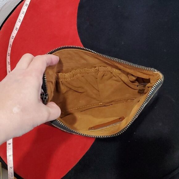 Patricia Nash Tooled Leather Flower Wistlet in Metallic Silver - Picture 11 of 16